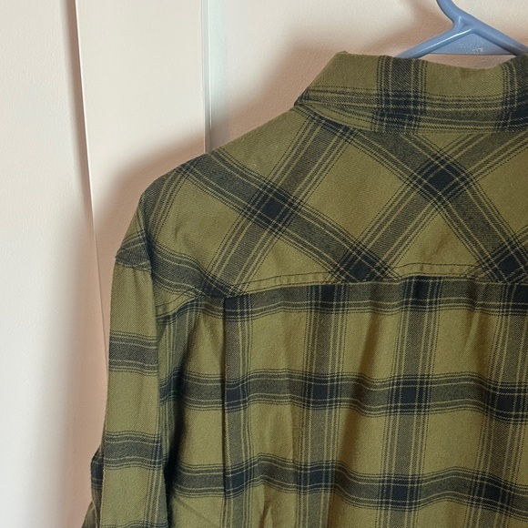 Duluth Trading 40 Grit Green Plaid Men's Shirt - Picture 6 of 6
